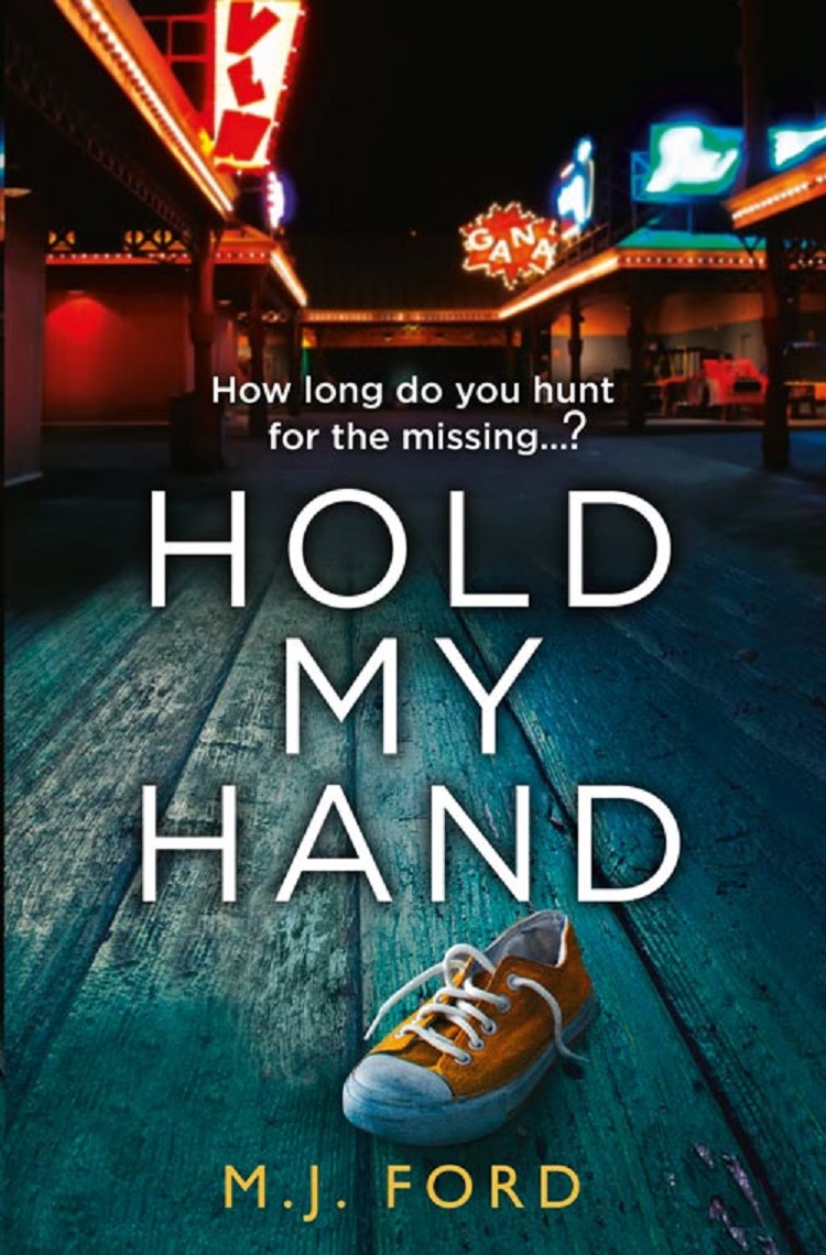 Обложка книги «Hold My Hand: The addictive new crime thriller that you won’t be able to put down in 2018»