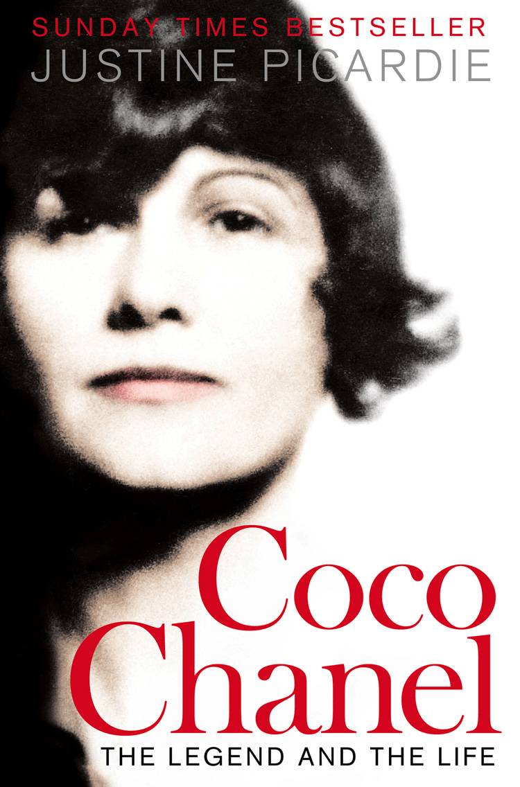 Обложка книги «Coco Chanel: The Legend and the Life»