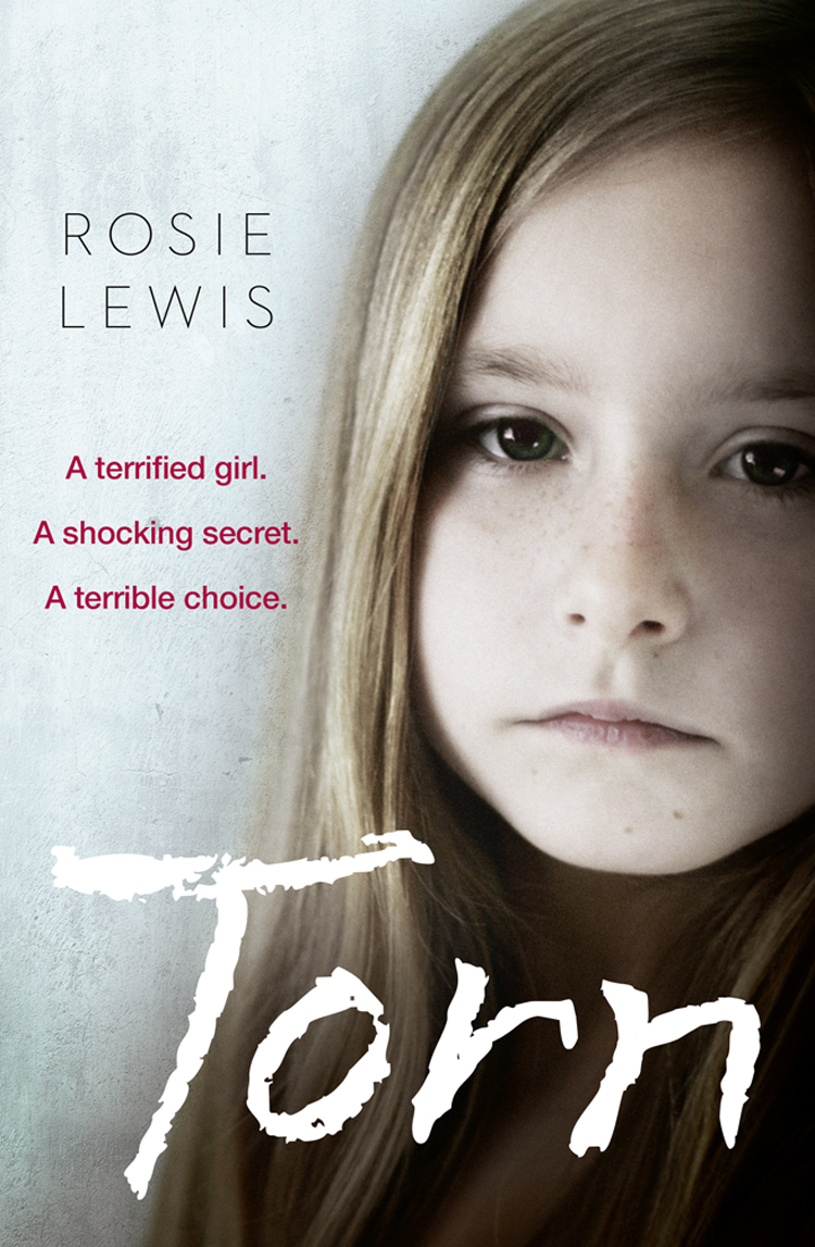 Обложка книги «Torn: A terrified girl. A shocking secret. A terrible choice.»