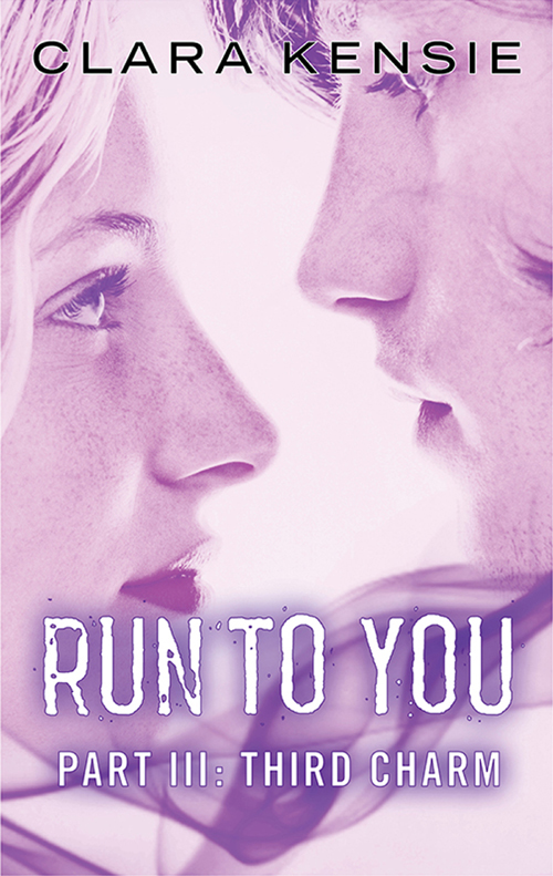 Обложка книги «Run to You Part Three: Third Charm»