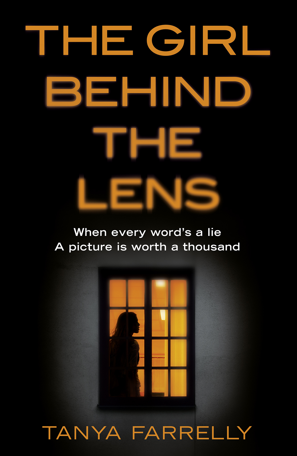 Обложка книги «The Girl Behind the Lens: A dark psychological thriller with a brilliant twist»