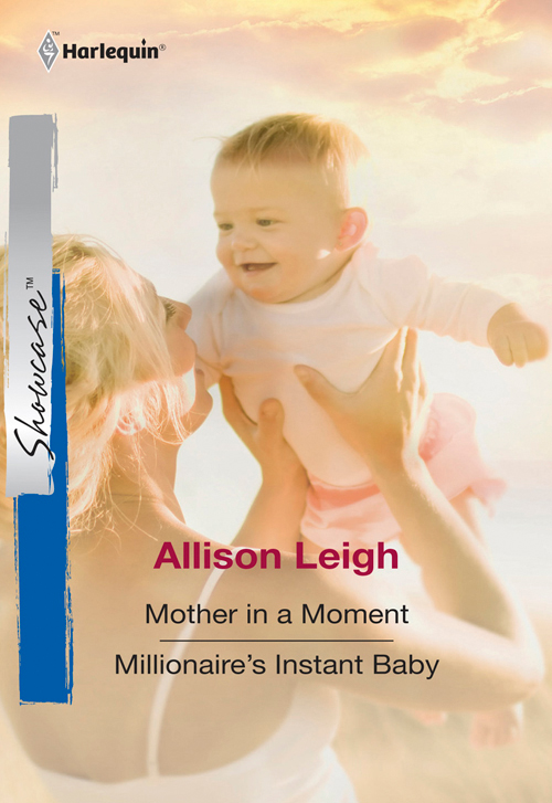 Обложка книги «Mother In A Moment: Mother In A Moment / Millionaire's Instant Baby»