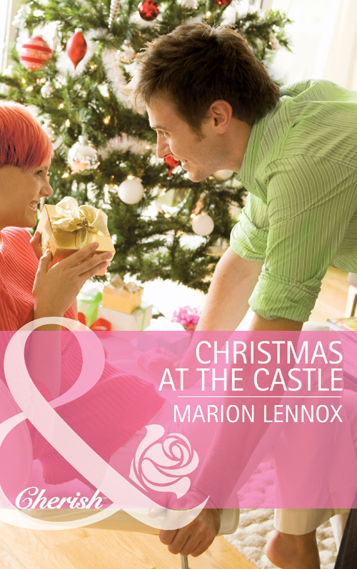 Обложка книги «Christmas at the Castle»