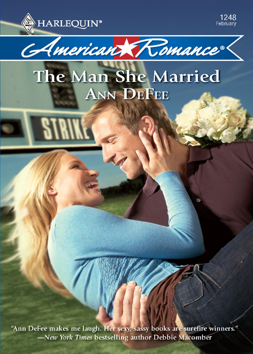 Обложка книги «The Man She Married»