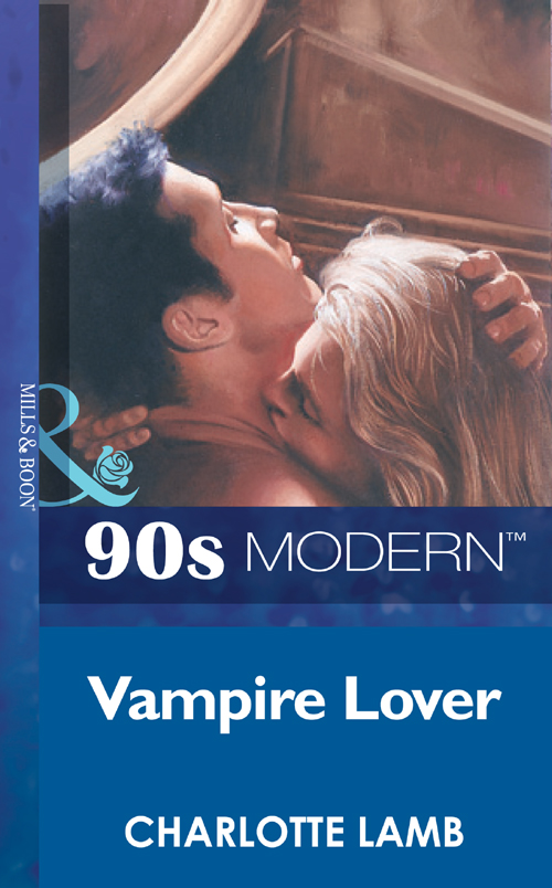 Обложка книги «Vampire Lover»