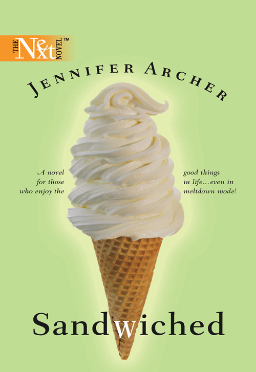 Обложка книги «Sandwiched»