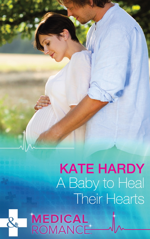 Обложка книги «A Baby to Heal Their Hearts»