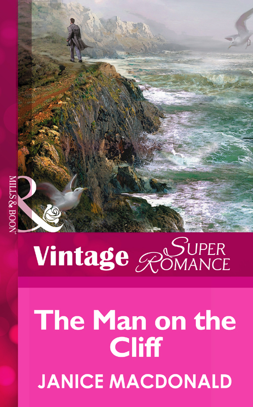 Обложка книги «The Man On The Cliff»