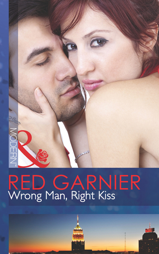 Обложка книги «Wrong Man, Right Kiss»