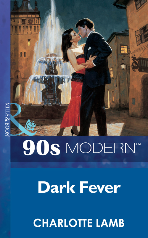 Обложка книги «Dark Fever»