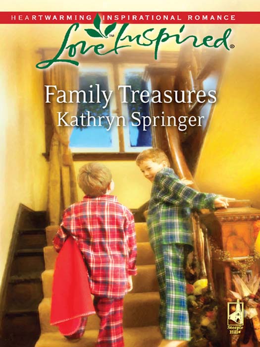 Обложка книги «Family Treasures»