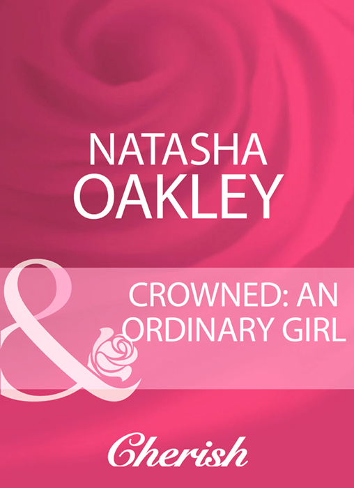 Обложка книги «Crowned: An Ordinary Girl»