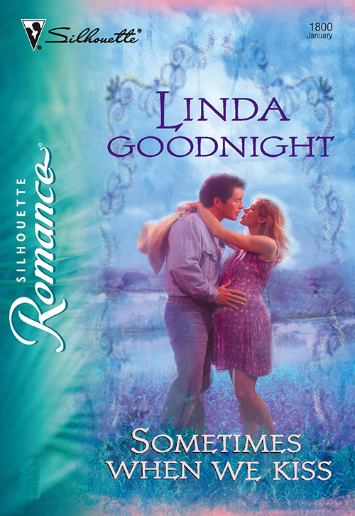 Обложка книги «Sometimes When We Kiss»