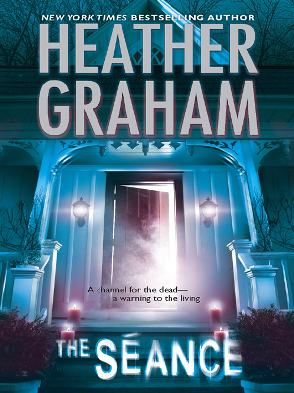 Обложка книги «The Séance»