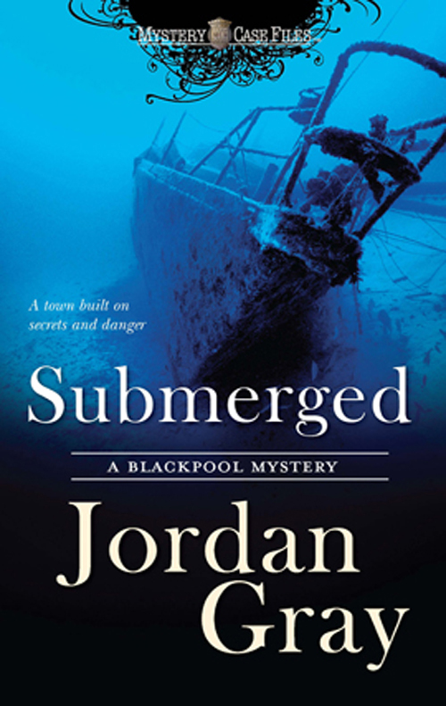 Обложка книги «Submerged»