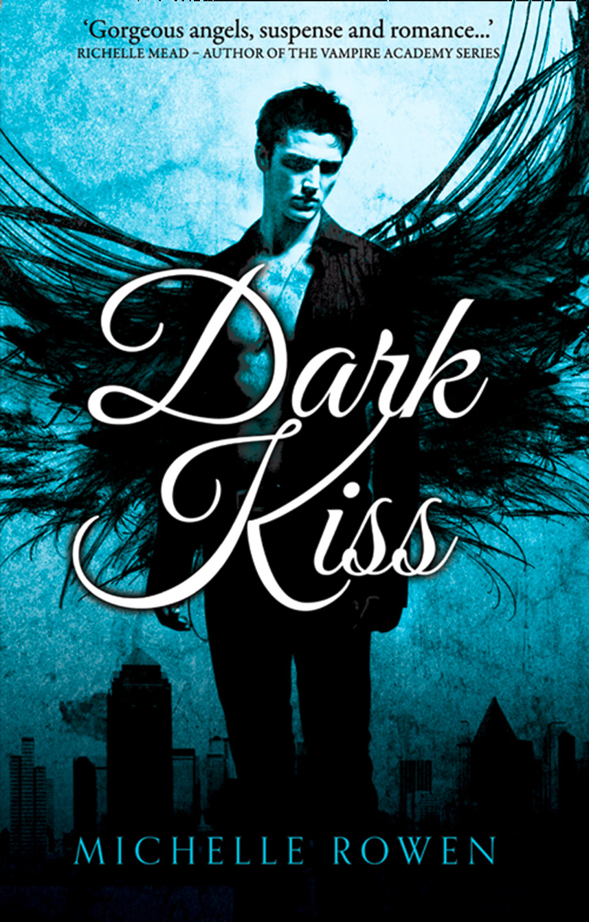 Обложка книги «Dark Kiss»