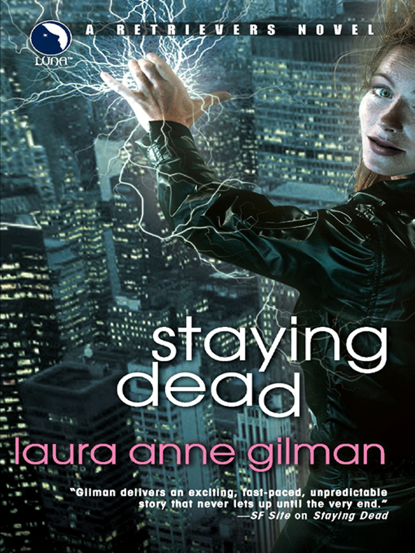 Обложка книги «Staying Dead»