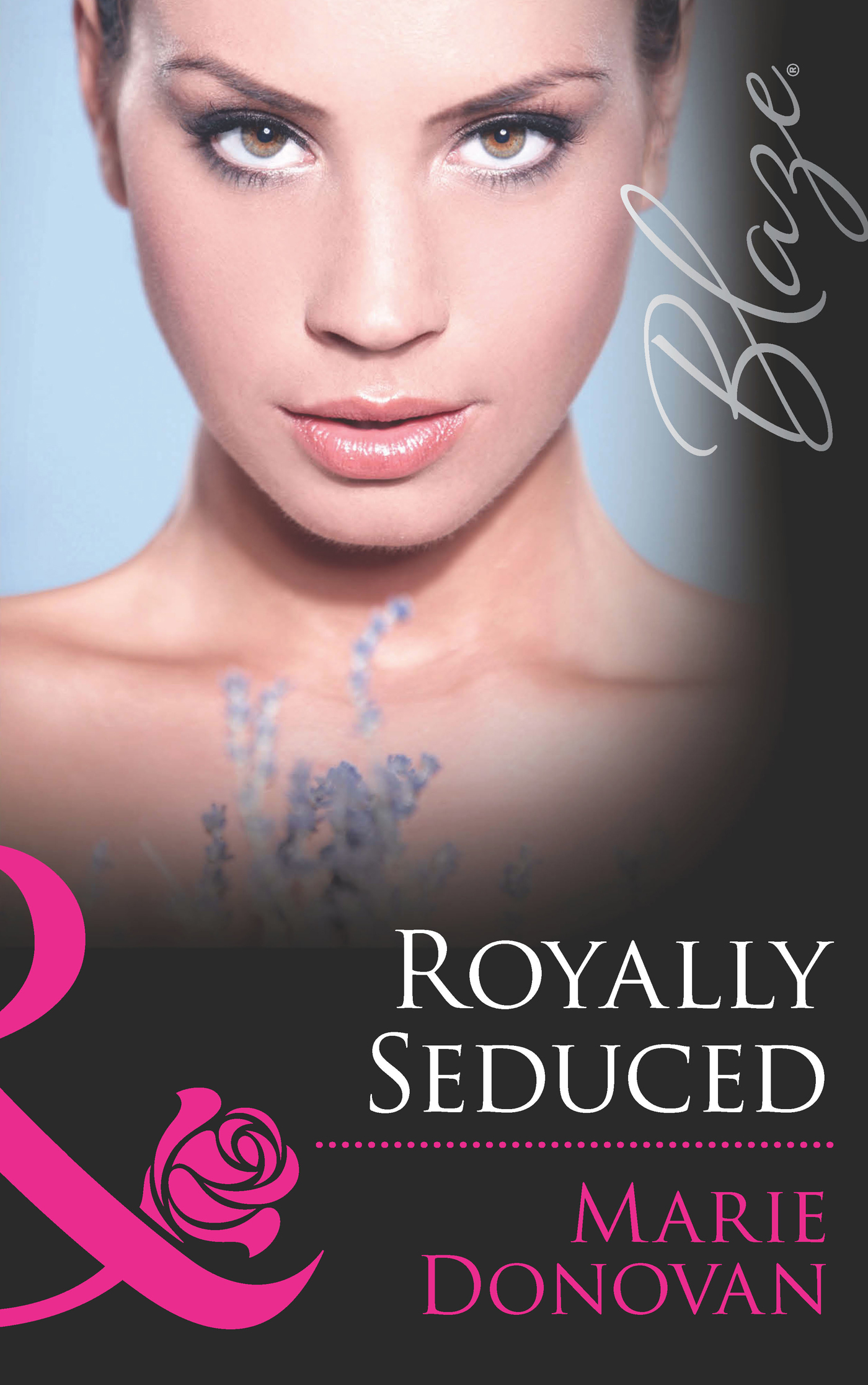 Обложка книги «Royally Seduced»