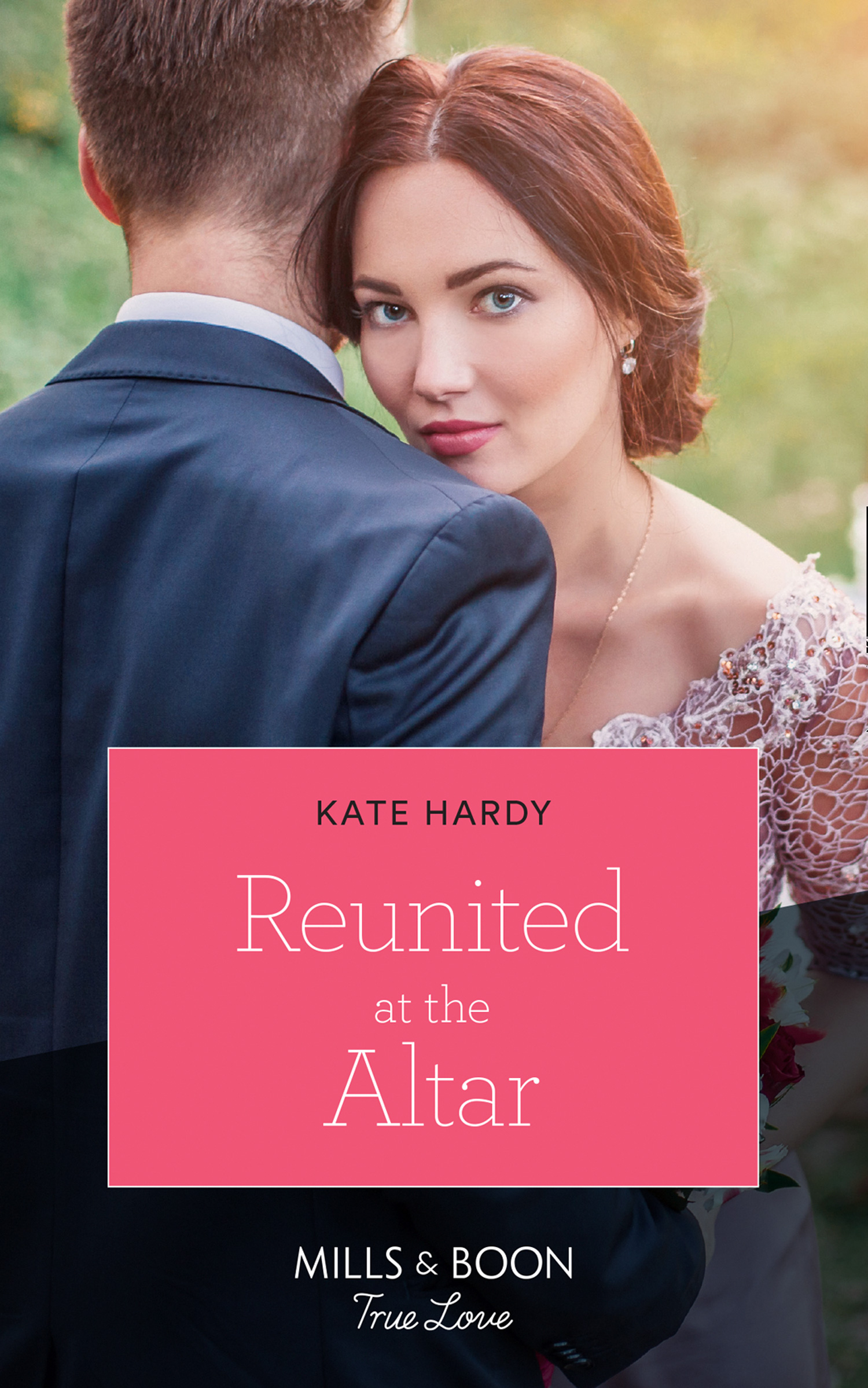 Обложка книги «Reunited At The Altar»