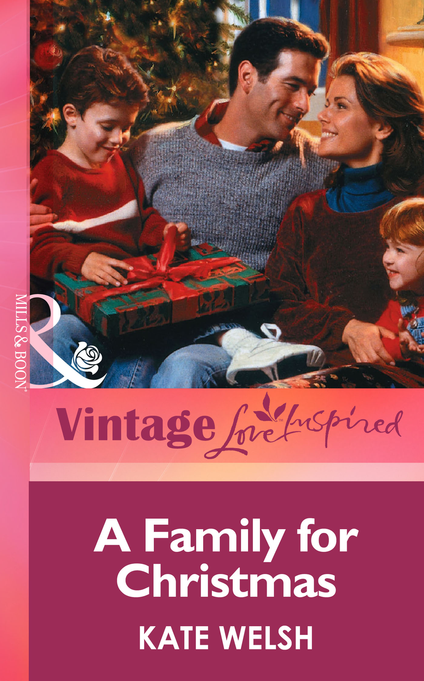 Обложка книги «A Family for Christmas»