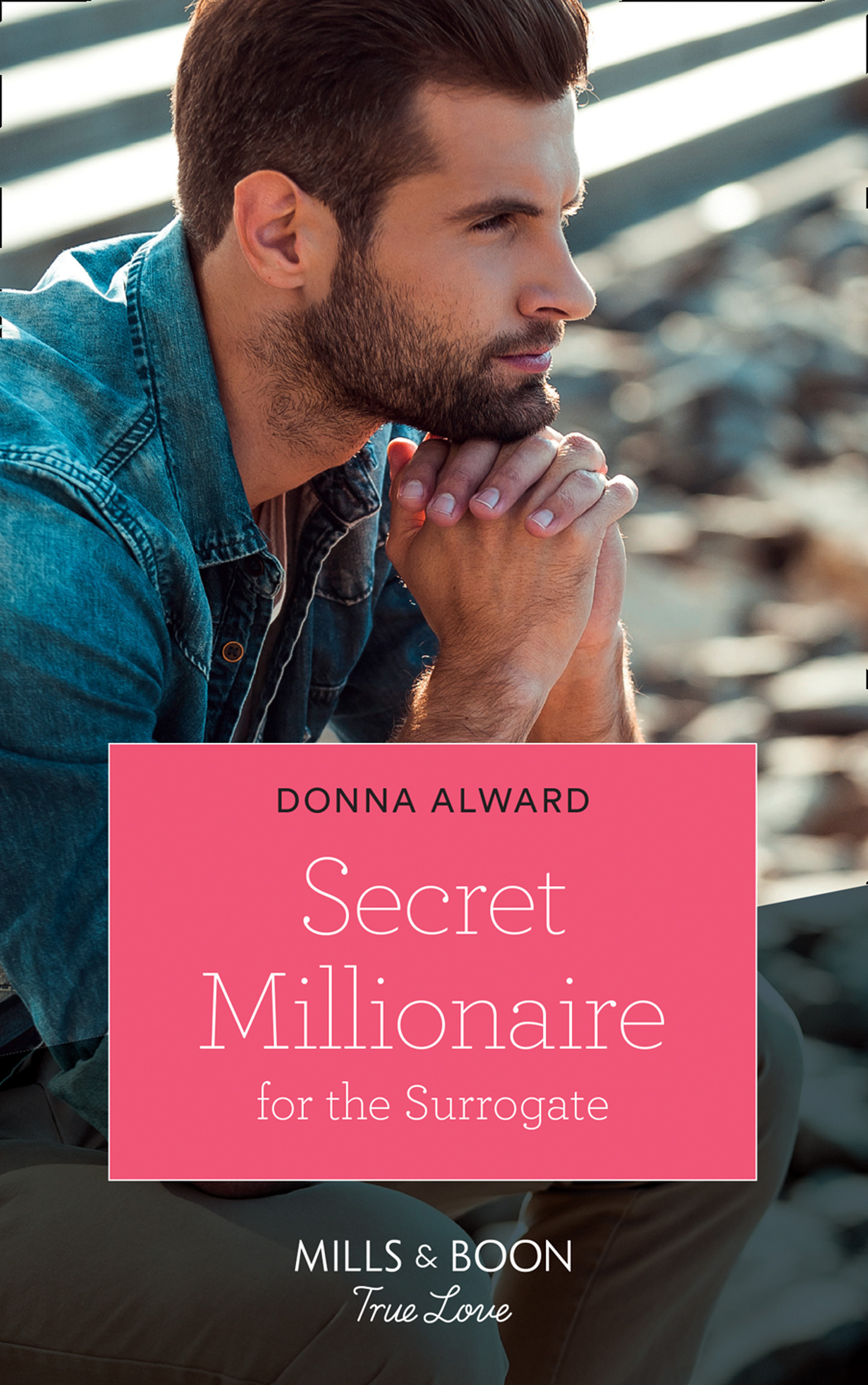 Обложка книги «Secret Millionaire For The Surrogate»