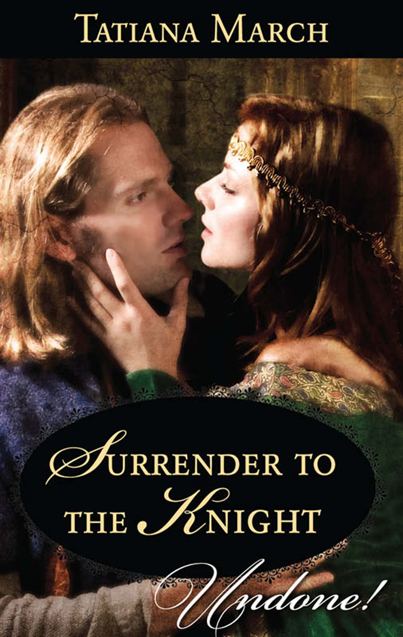 Обложка книги «Surrender To The Knight»