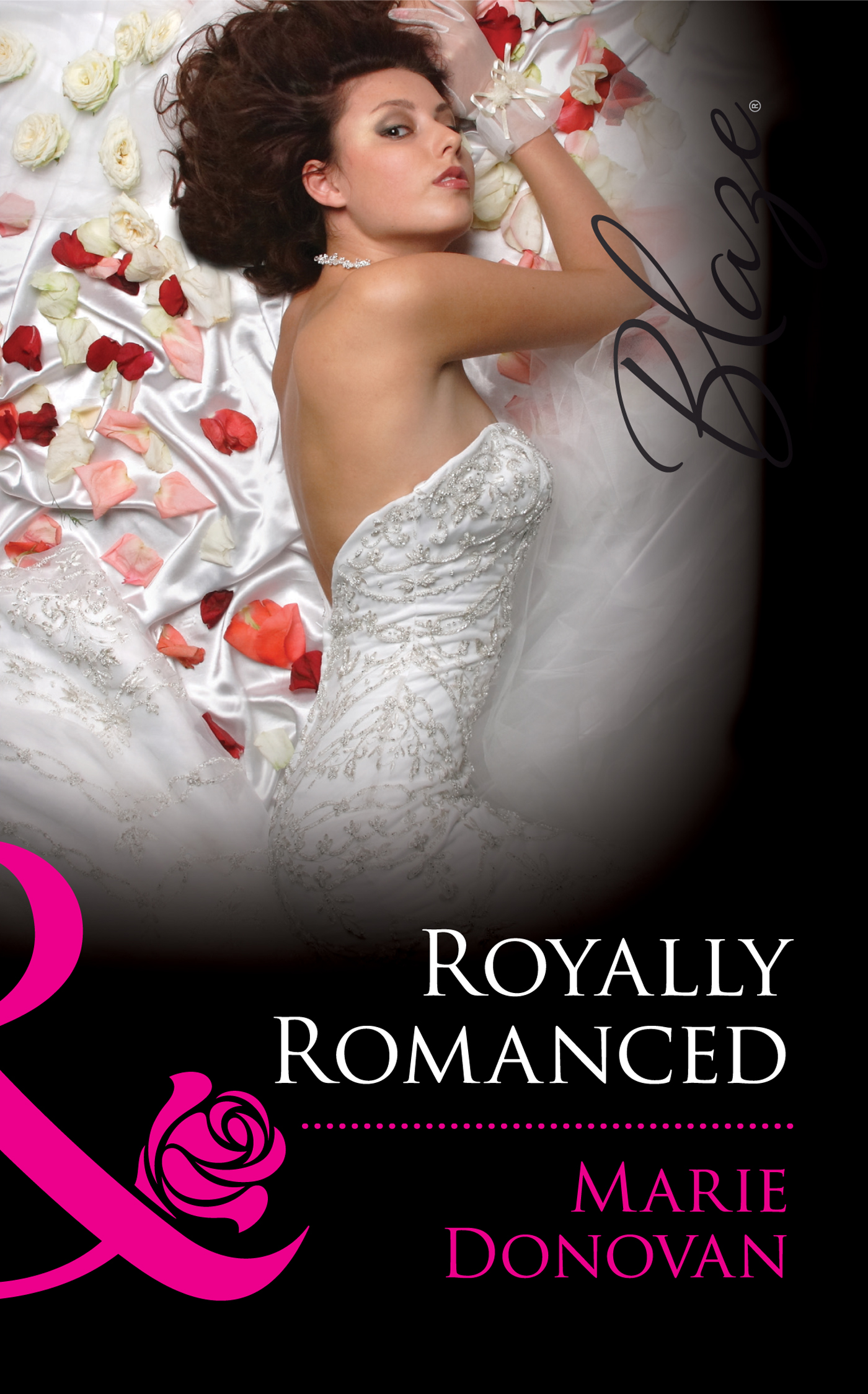 Обложка книги «Royally Romanced»