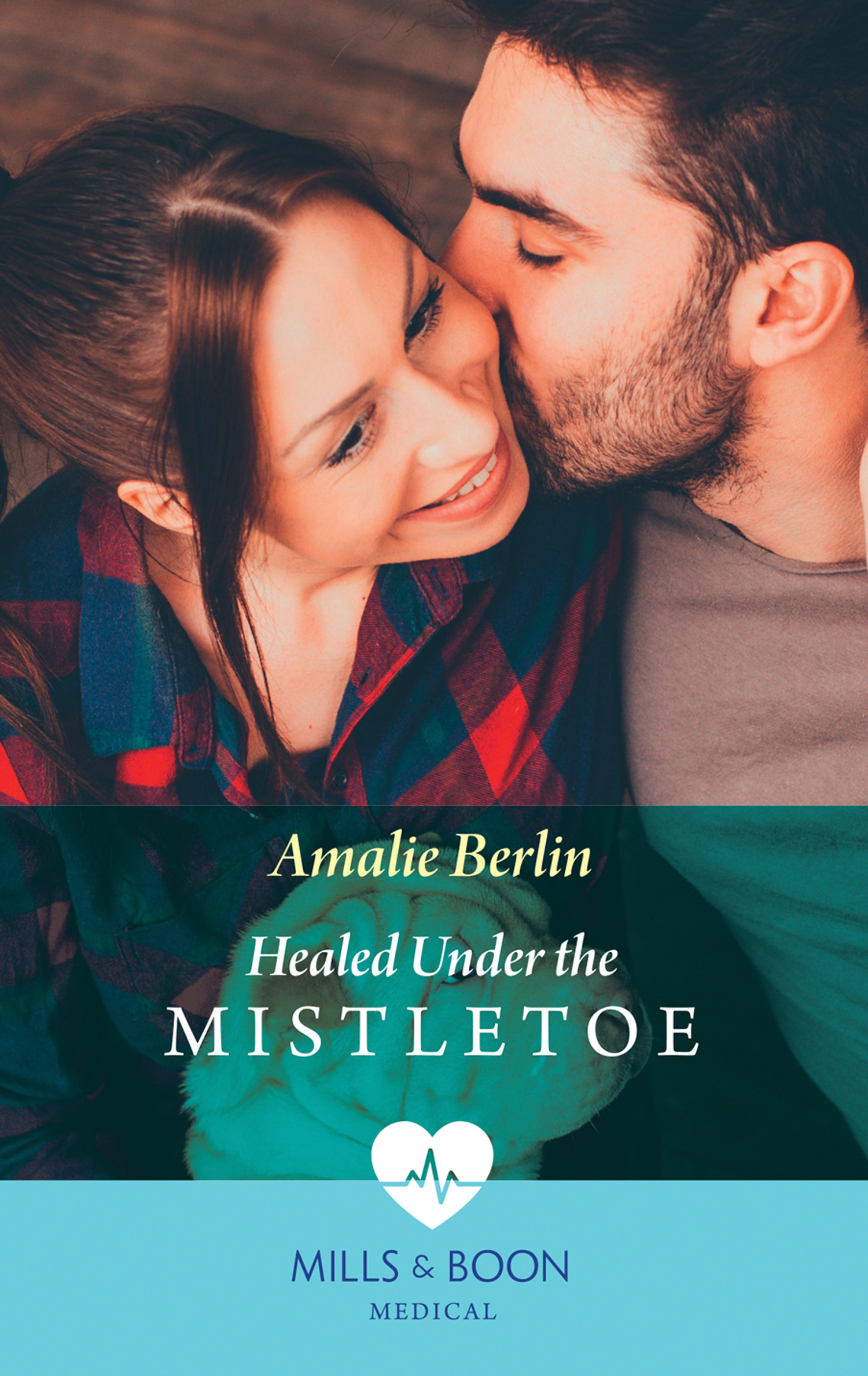 Обложка книги «Healed Under The Mistletoe»