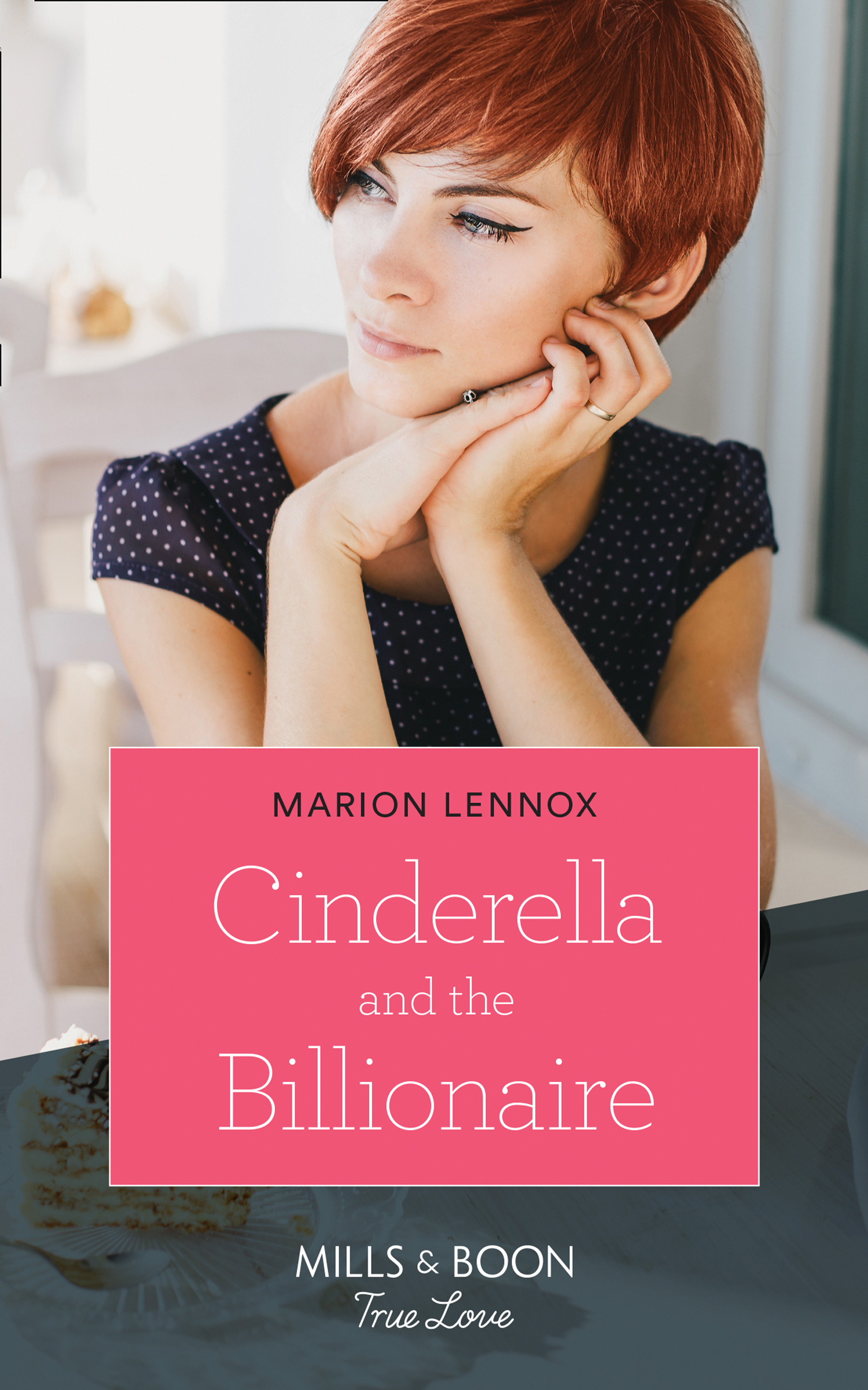 Обложка книги «Cinderella And The Billionaire»