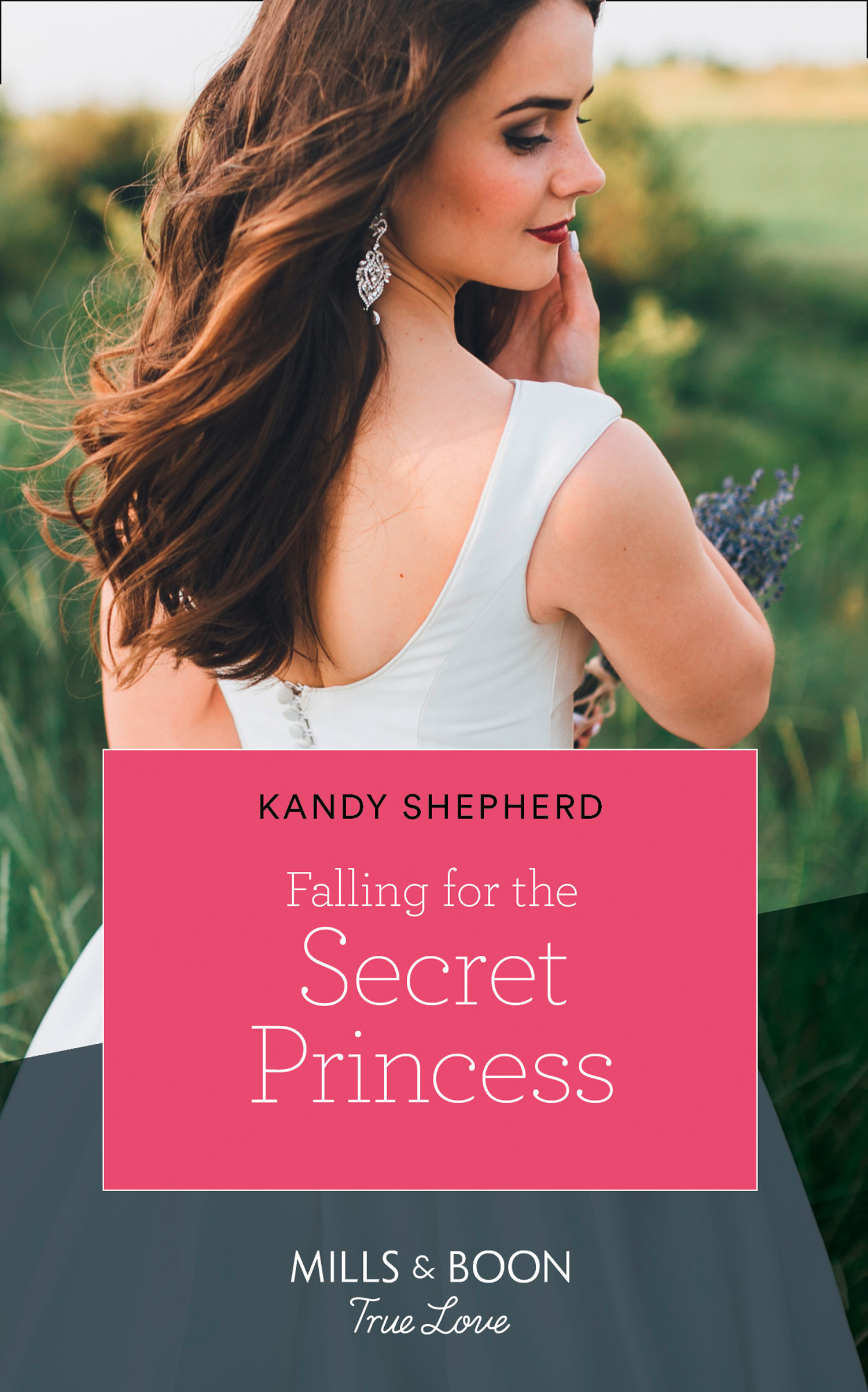 Обложка книги «Falling For The Secret Princess»